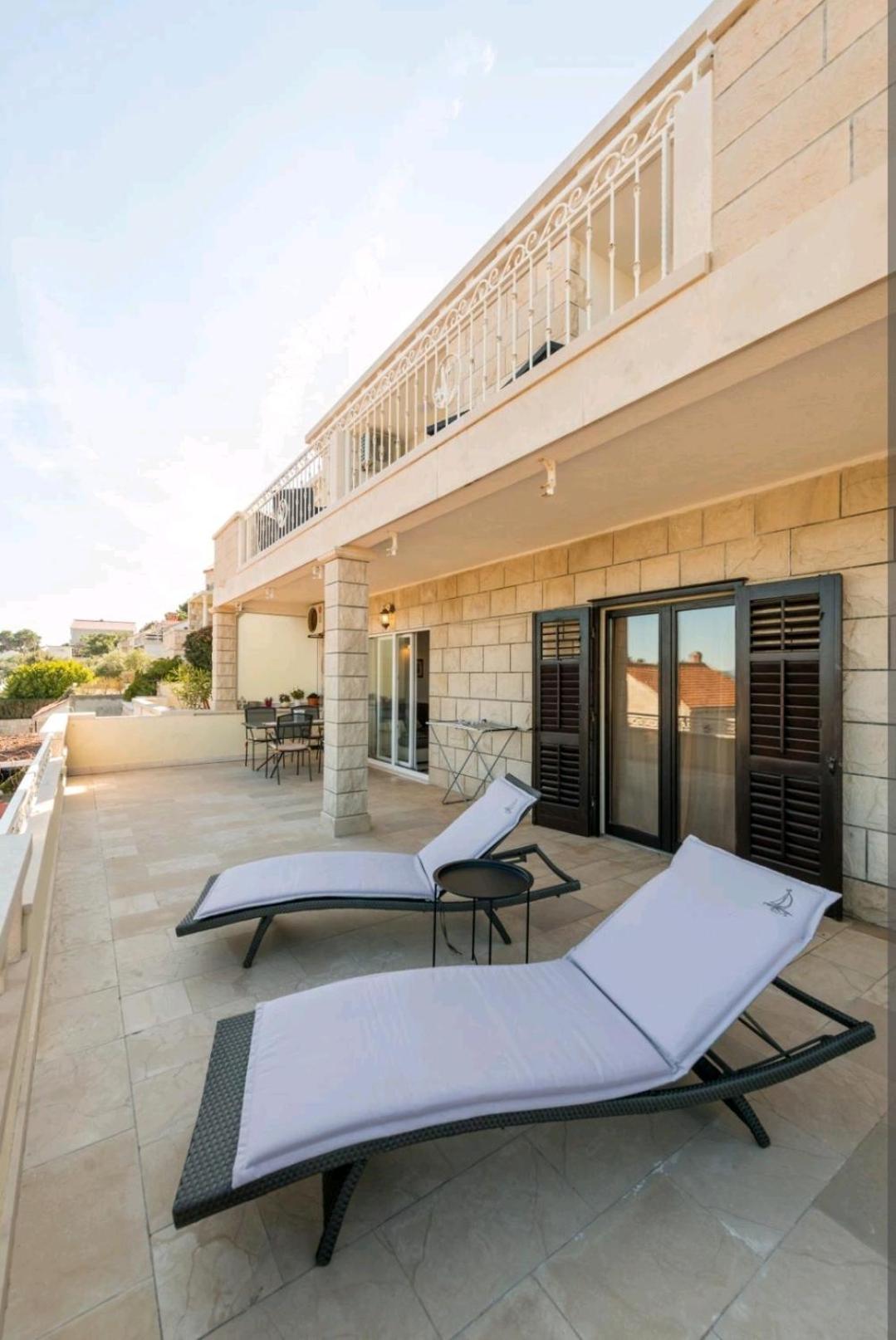 Apartments Siesta Sumartin Exterior foto