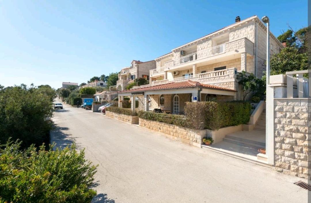 Apartments Siesta Sumartin Exterior foto